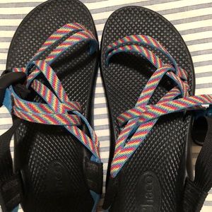 Chaco : kids size 4 / women size 6, only worn once